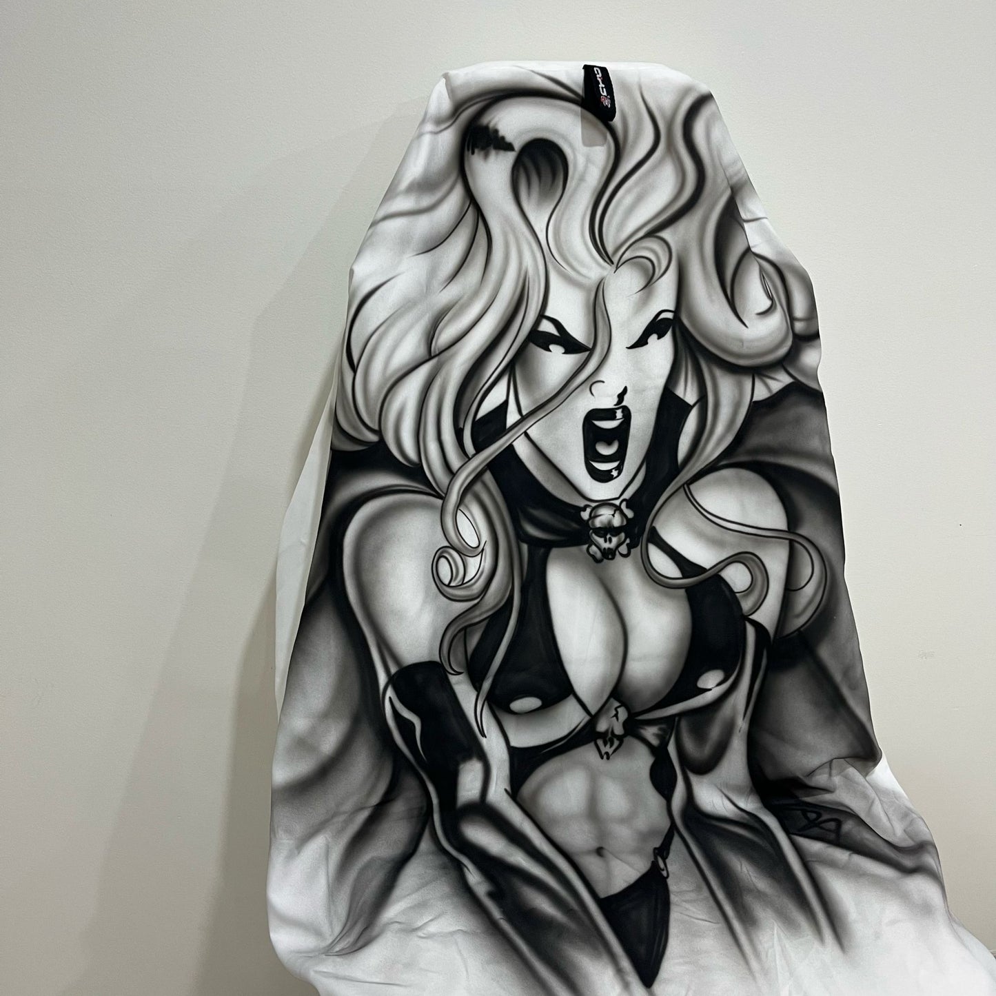 Single AXS Airbrushed Aussie Made Warrior Princess White Throw Over Slip On Seat Cover