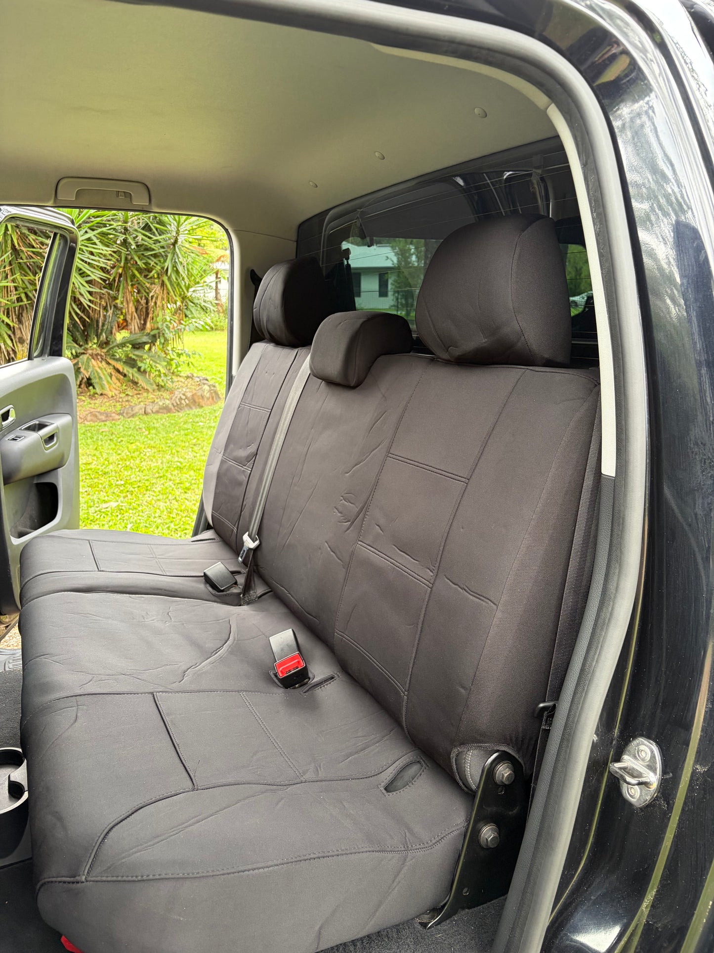 Superior quality Tailor Made Black AXS Full Neoprene Seat Covers Suit 2015, 2016, 2017, 2018 VW Amarok 550 Highline